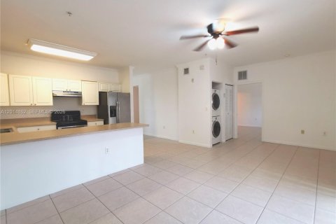 Condo in Hialeah, Florida, 3 bedrooms  № 2076300 - photo 9