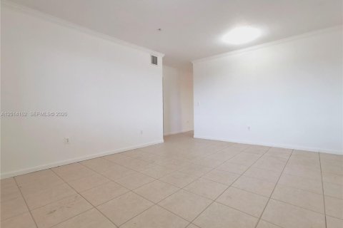 Condo in Hialeah, Florida, 3 bedrooms  № 2076300 - photo 11