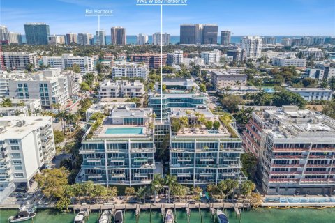 Condo in Bay Harbor Islands, Florida, 3 bedrooms  № 2058095