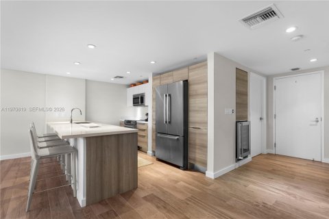 Condo in Bay Harbor Islands, Florida, 3 bedrooms  № 2058095 - photo 6