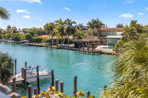 Condo in Bay Harbor Islands, Florida, 3 bedrooms  № 2058095 - photo 9