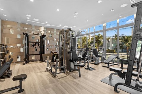 Condo in Bay Harbor Islands, Florida, 3 bedrooms  № 2058095 - photo 25