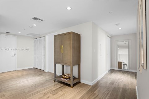 Condo in Bay Harbor Islands, Florida, 3 bedrooms  № 2058095 - photo 5