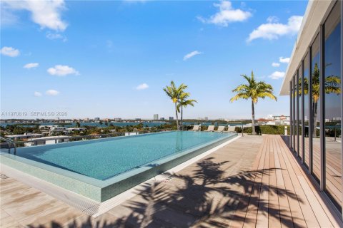 Condo in Bay Harbor Islands, Florida, 3 bedrooms  № 2058095 - photo 22