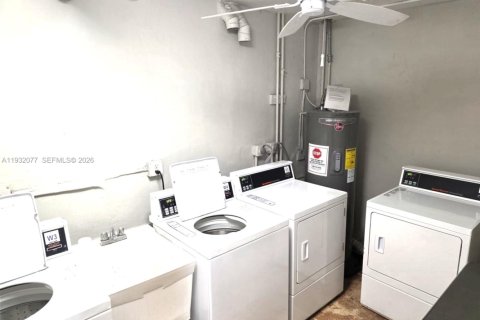 Condo in Miami, Florida, 2 bedrooms  № 1997500 - photo 23