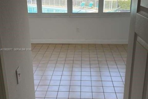 Condo in Miami, Florida, 2 bedrooms  № 1997500 - photo 6