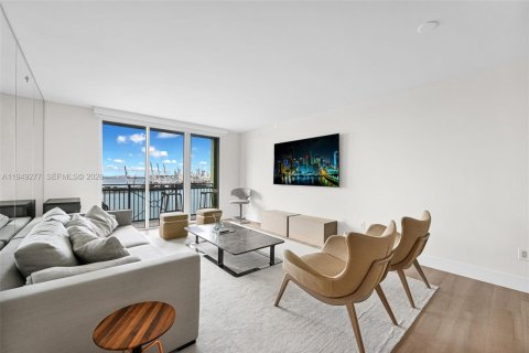 Condo in Miami Beach, Florida, 1 bedroom  № 2005126 - photo 3