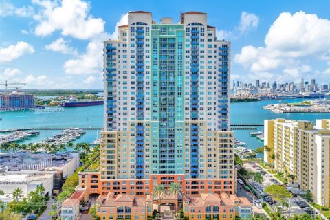 Condo in Miami Beach, Florida, 1 bedroom  № 2005126 - photo 26
