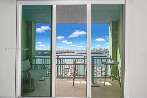 Condo in Miami Beach, Florida, 1 bedroom  № 2005126 - photo 21