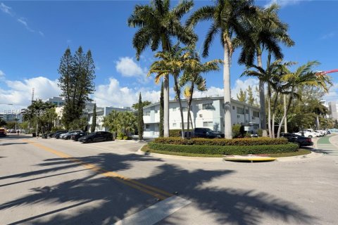 Casa en alquiler en Bay Harbor Islands, Florida, 1 dormitorio, 58.99 m2 № 2048152 - foto 12