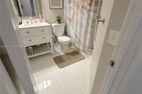Condominio en venta en Coral Springs, Florida, 2 dormitorios, 91.42 m2 № 2153991 - foto 8