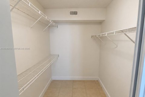 Condominio en venta en Coral Springs, Florida, 2 dormitorios, 91.42 m2 № 2153991 - foto 10