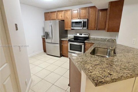 Condominio en venta en Coral Springs, Florida, 2 dormitorios, 91.42 m2 № 2153991 - foto 4