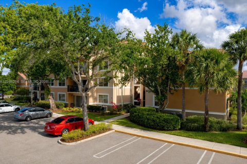 Condominio en venta en Coral Springs, Florida, 2 dormitorios, 91.42 m2 № 2153991 - foto 14