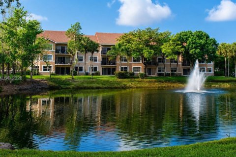 Condominio en venta en Coral Springs, Florida, 2 dormitorios, 91.42 m2 № 2153991 - foto 12