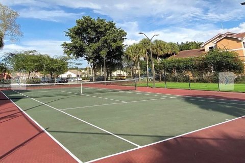 Condo in Coral Springs, Florida, 2 bedrooms № 2153991 - photo 20