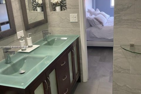 Купить кондоминиум в Санни-Айлс-Бич, Флорида 2 спальни, 118.45м2, № 1984771 - фото 4