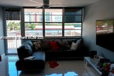 Купить кондоминиум в Санни-Айлс-Бич, Флорида 2 спальни, 118.45м2, № 1984771 - фото 1