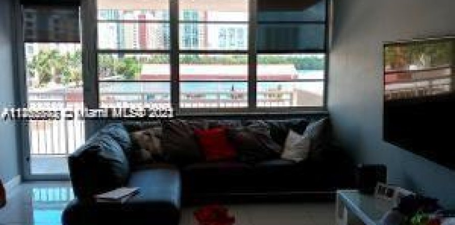 Кондоминиум с 2 спальнями в Санни-Айлс-Бич, Флорида № 1984771