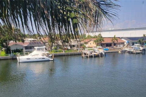 Condominio en alquiler en Saint Petersburg, Florida, 3 dormitorios, 139.35 m2 № 1785919 - foto 15