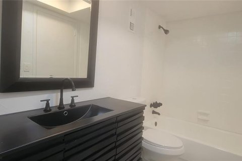 Condominio en alquiler en Saint Petersburg, Florida, 3 dormitorios, 139.35 m2 № 1785919 - foto 17