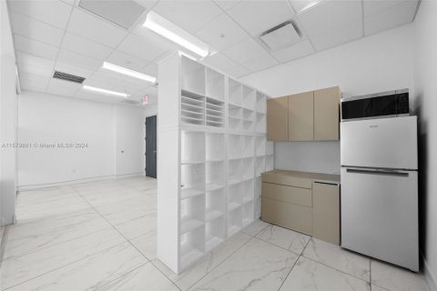 Oficina en alquiler en Hallandale Beach, Florida № 1159920 - foto 1
