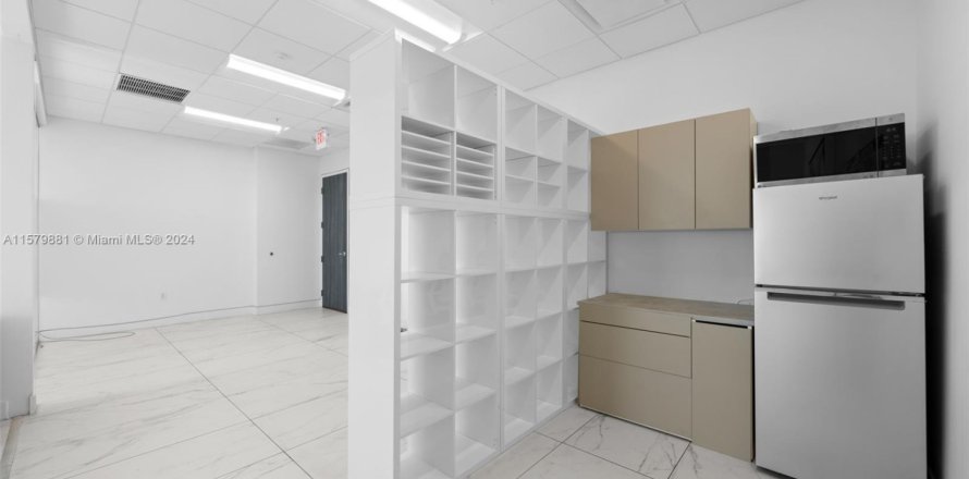 Oficina en Hallandale Beach, Florida № 1159920