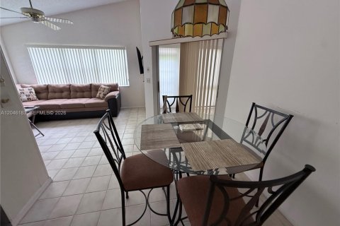 Touwnhouse à vendre à Boca Raton, Floride: 2 chambres, 144.46 m2 № 2191981 - photo 7