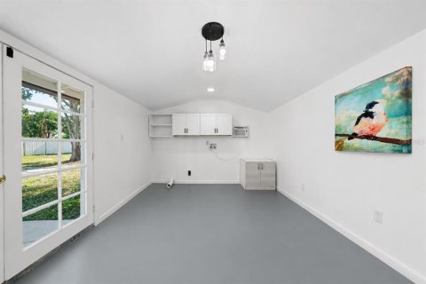House in Frostproof, Florida 4 bedrooms, 167.22 sq.m. № 2283743 - photo 28