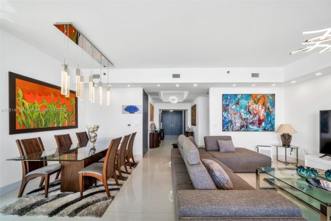 Condominio en venta en Sunny Isles Beach, Florida, 3 dormitorios, 257.15 m2 № 1766346 - foto 14