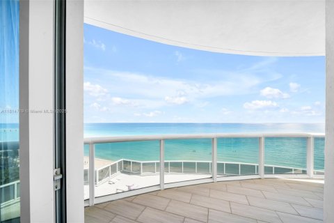 Condominio en venta en Sunny Isles Beach, Florida, 3 dormitorios, 257.15 m2 № 1766346 - foto 8