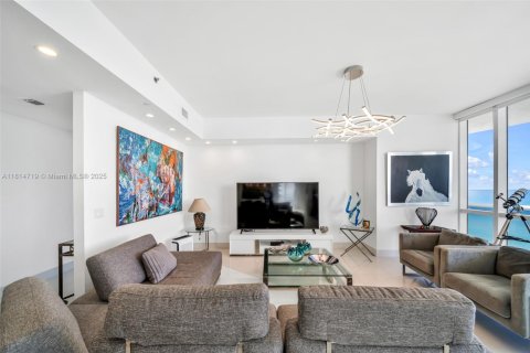 Condominio en venta en Sunny Isles Beach, Florida, 3 dormitorios, 257.15 m2 № 1766346 - foto 13