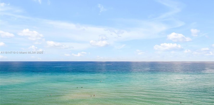 Condominio en Sunny Isles Beach, Florida, 3 dormitorios  № 1766346