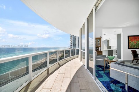 Condominio en venta en Sunny Isles Beach, Florida, 3 dormitorios, 257.15 m2 № 1766346 - foto 4