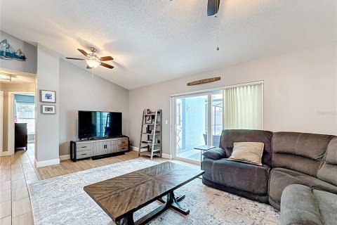 Casa en venta en Orlando, Florida, 4 dormitorios, 177.44 m2 № 1907767 - foto 15