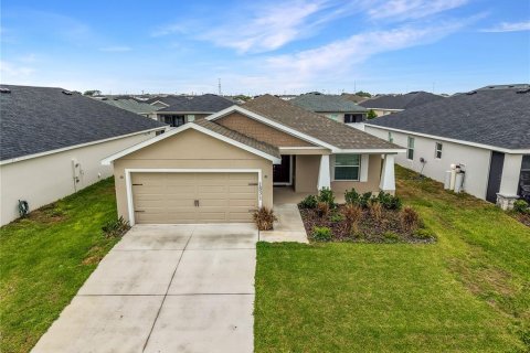 Villa ou maison à Haines City, Floride 3 chambres, 141.49 m2 № 2412725