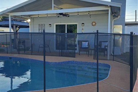House in Tampa, Florida 3 bedrooms, 148.83 sq.m. № 1733027 - photo 15
