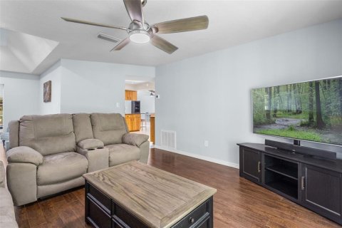 House in Apopka, Florida 3 bedrooms, 249.72 sq.m. № 1837744 - photo 15