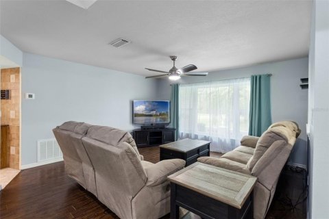 House in Apopka, Florida 3 bedrooms, 249.72 sq.m. № 1837744 - photo 13