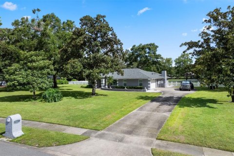 House in Apopka, Florida 3 bedrooms, 249.72 sq.m. № 1837744 - photo 5