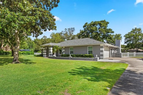 House in Apopka, Florida 3 bedrooms, 249.72 sq.m. № 1837744 - photo 3