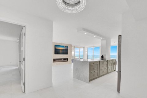 Condo in Riviera Beach, Florida, 2 bedrooms  № 2190757 - photo 11