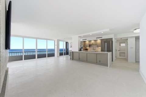 Condo in Riviera Beach, Florida, 2 bedrooms  № 2190757 - photo 5