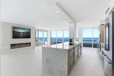 Condo in Riviera Beach, Florida, 2 bedrooms  № 2190757 - photo 2