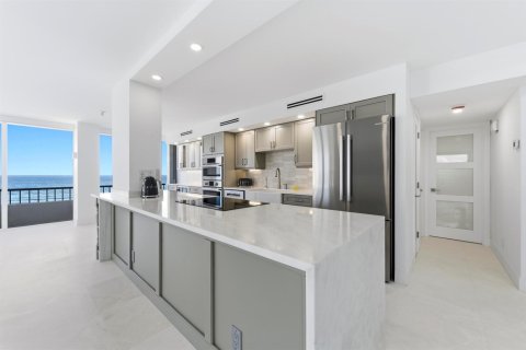 Condo in Riviera Beach, Florida, 2 bedrooms  № 2190757 - photo 4