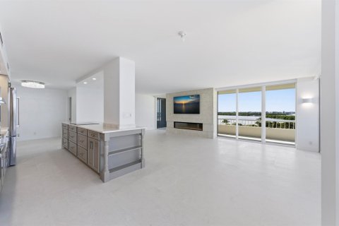 Condo in Riviera Beach, Florida, 2 bedrooms  № 2190757 - photo 7