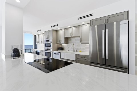 Condo in Riviera Beach, Florida, 2 bedrooms  № 2190757 - photo 8