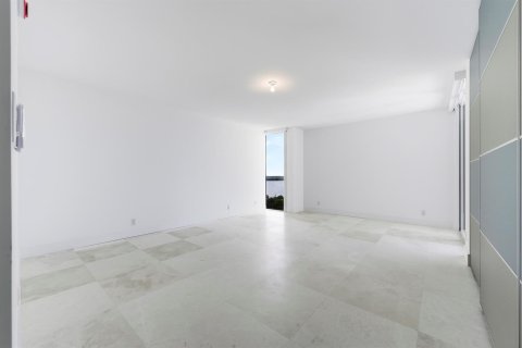 Condo in Riviera Beach, Florida, 2 bedrooms  № 2190757 - photo 17