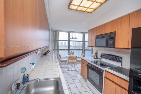 Copropriété à louer à Aventura, Floride: 3 chambres, 157.38 m2 № 2047754 - photo 14