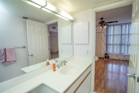 Copropriété à louer à Aventura, Floride: 3 chambres, 157.38 m2 № 2047754 - photo 19